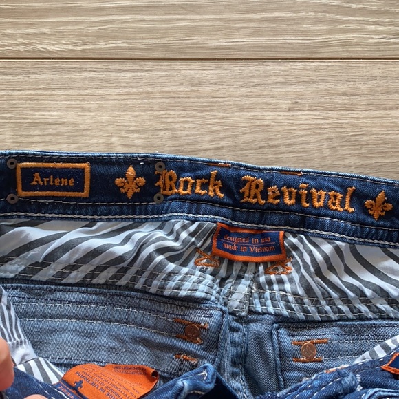 Rock Revival Ankle Jeans - Picture 4 of 5